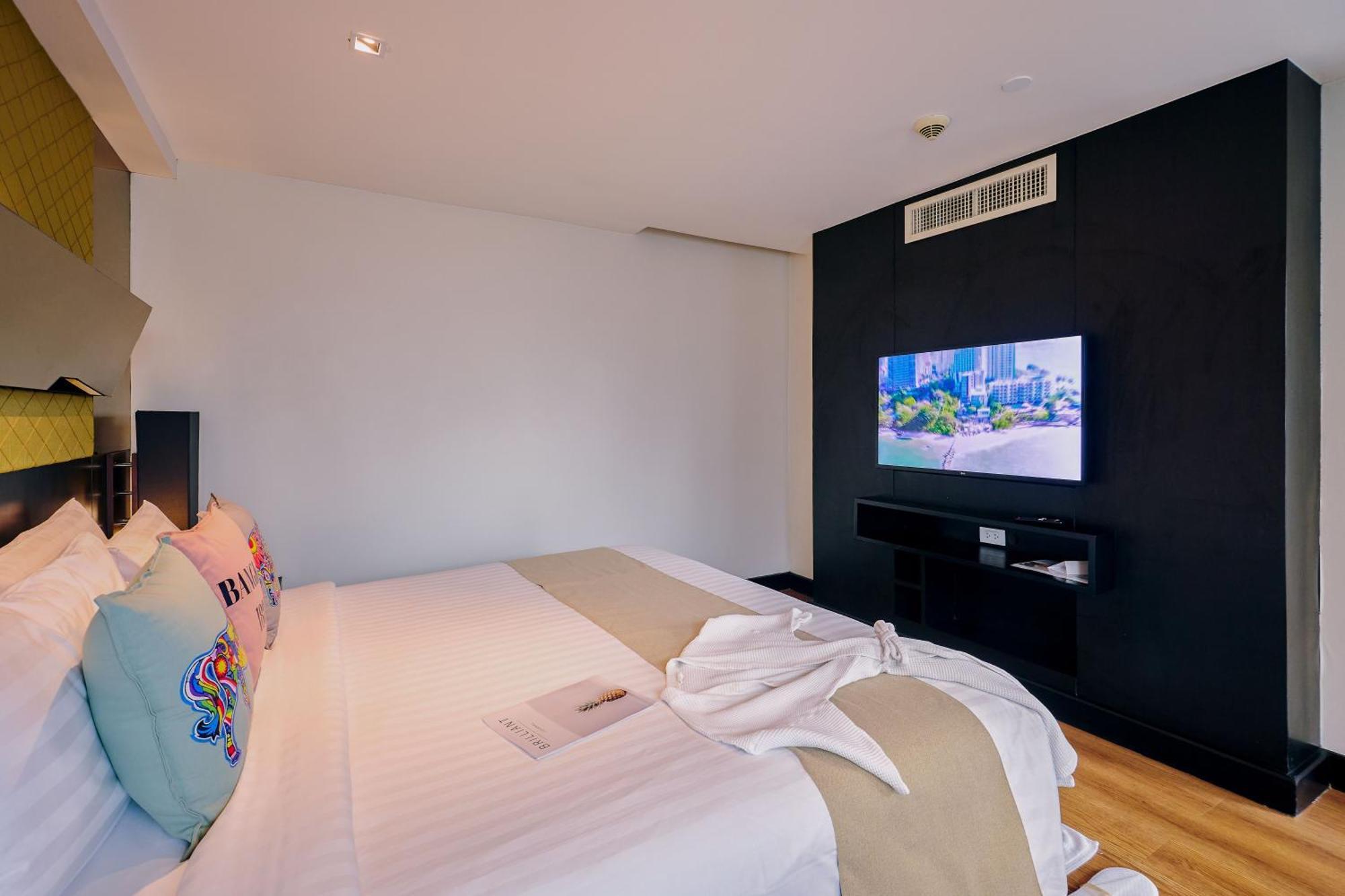 Golden Tulip Mandison Hotel